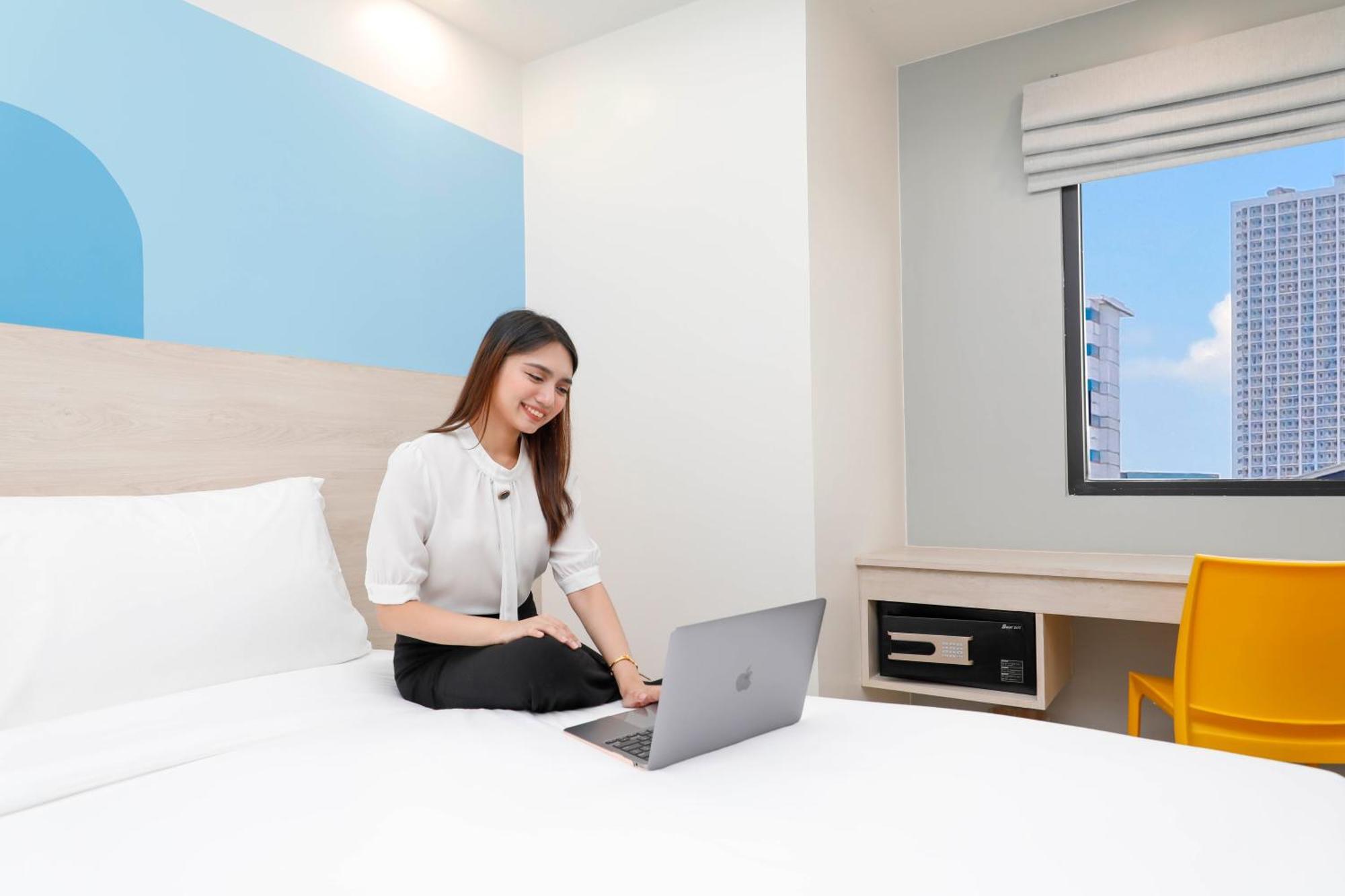 Hop Inn Hotel Iloilo Zewnętrze zdjęcie